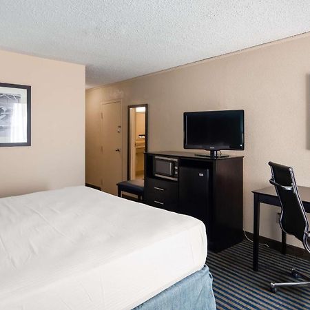 Best Western Leesburg Bagian luar foto