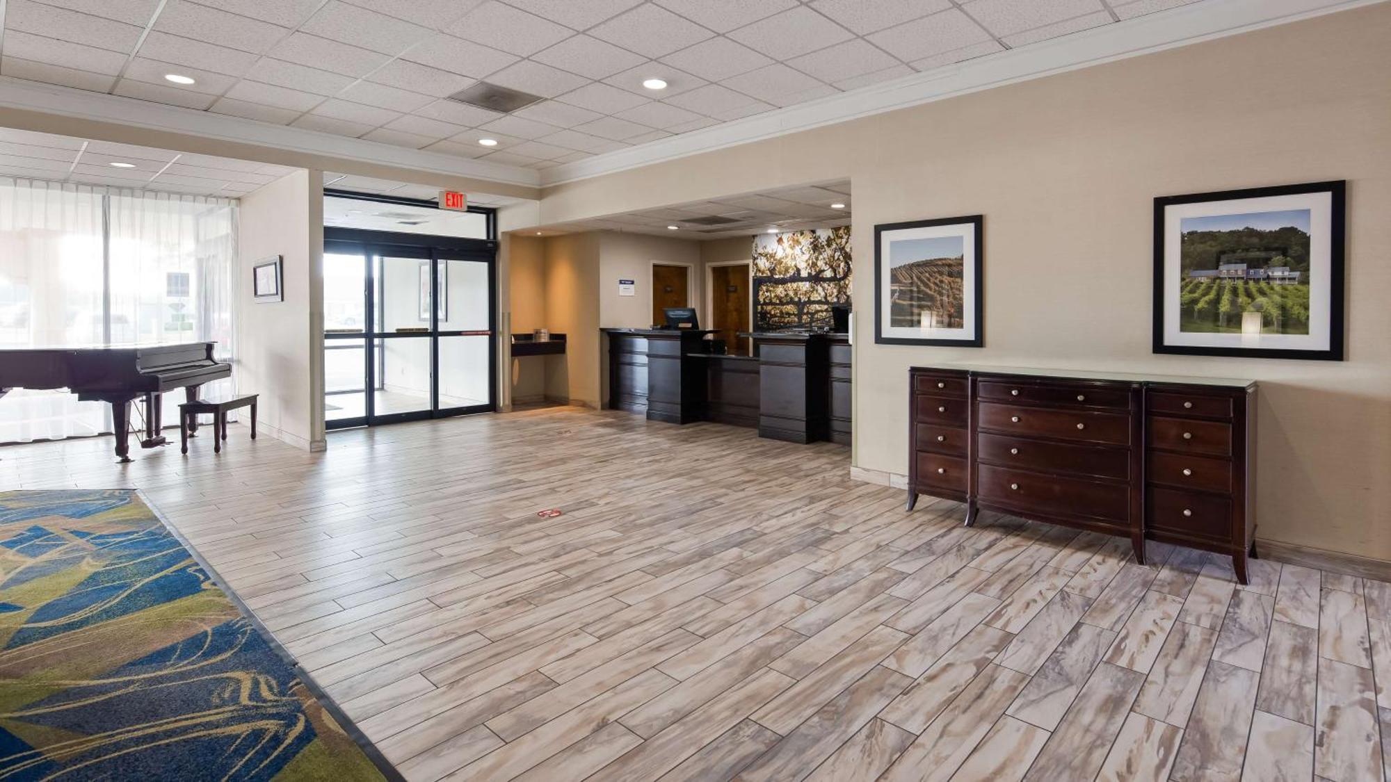 Best Western Leesburg Bagian luar foto