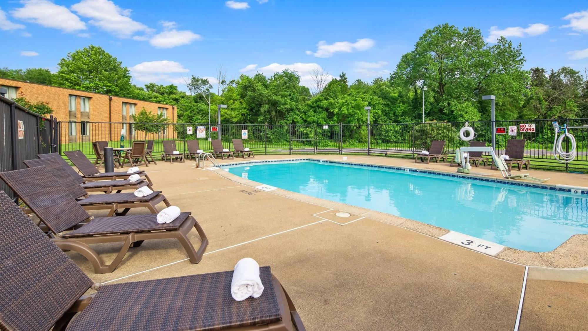 Best Western Leesburg Bagian luar foto