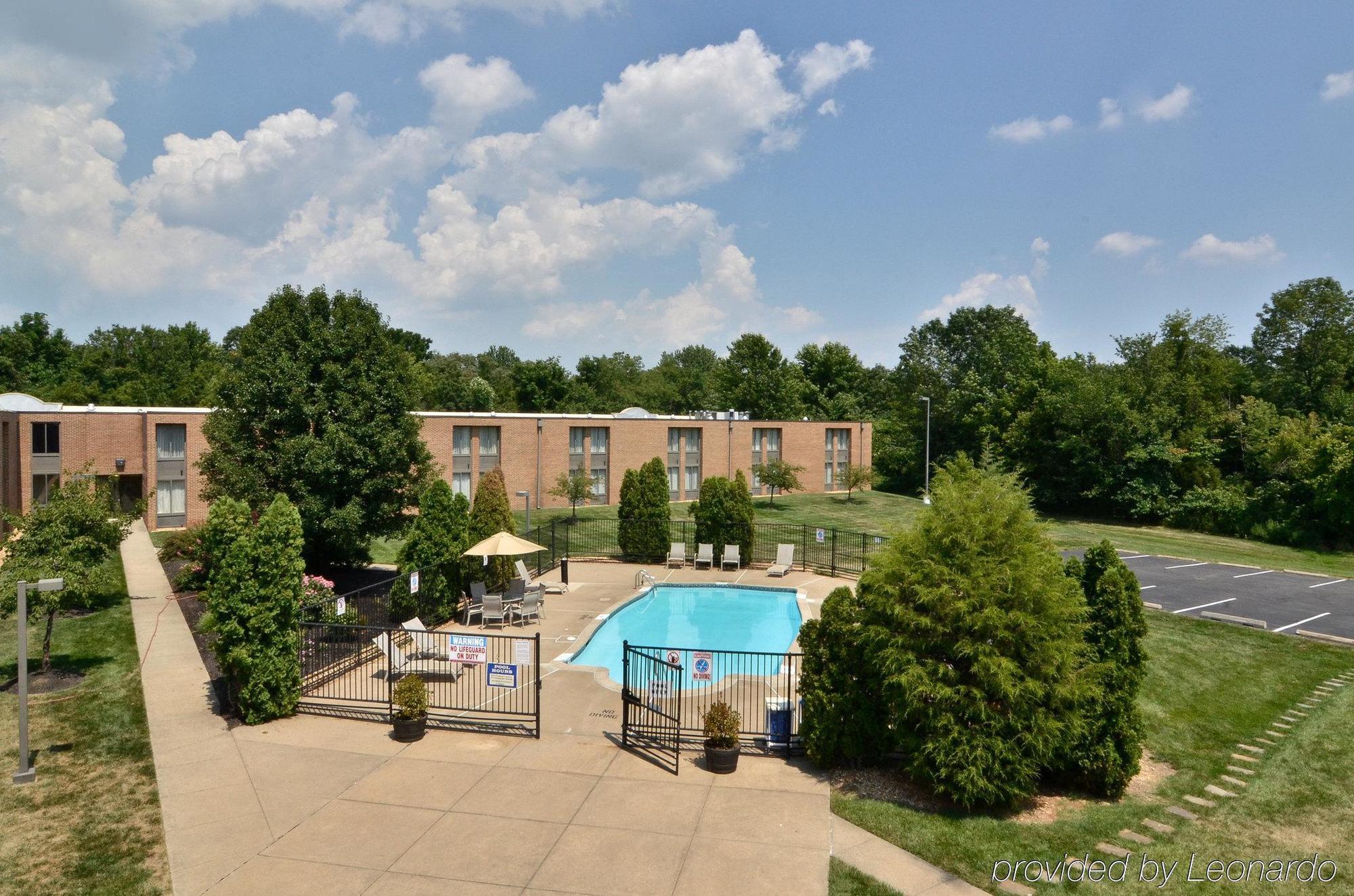 Best Western Leesburg Bagian luar foto